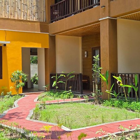 Sunsethouse Lombok Hotel Mangsit Exterior foto